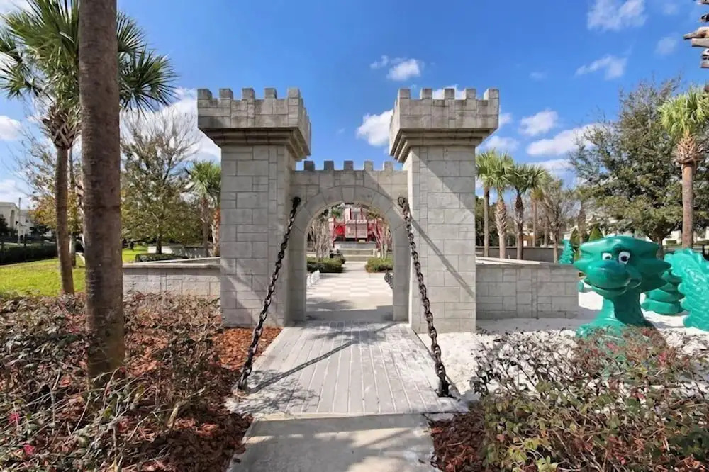 Elegant 5 Bedroom 5 Bath Pool Home in Windsor Hills Resort