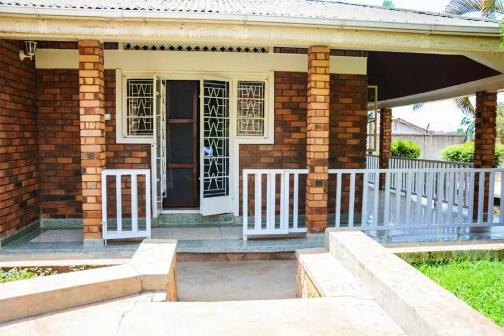 SamWeb Bed and Breakfast