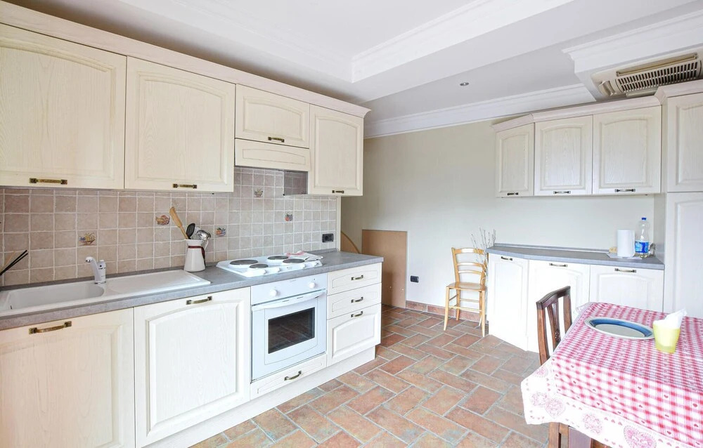 4 Bedroom Amazing Home In Pilzoneiseo