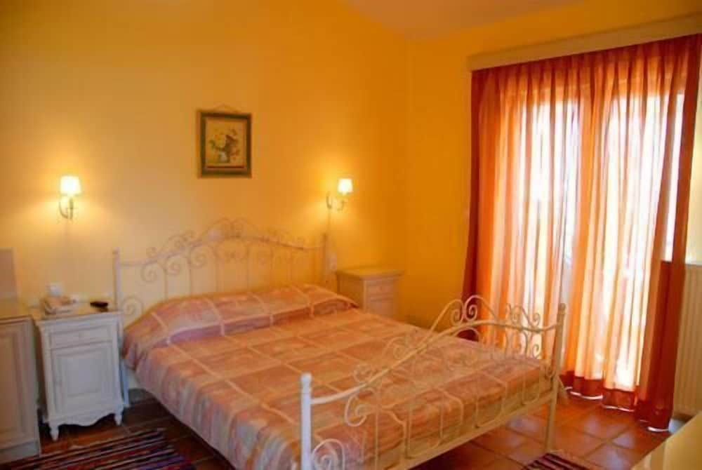 Agnadi Hotel