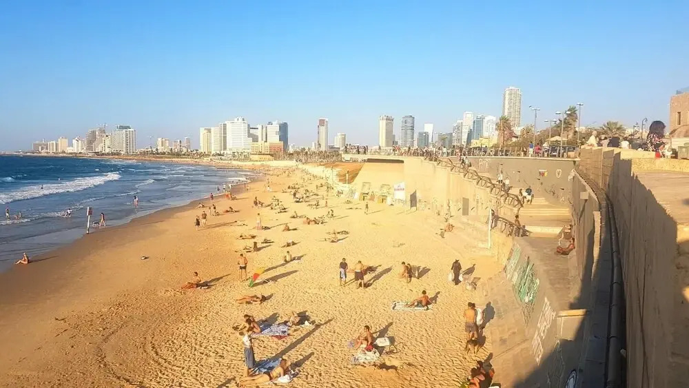 Beach Home in Tel Aviv near Water