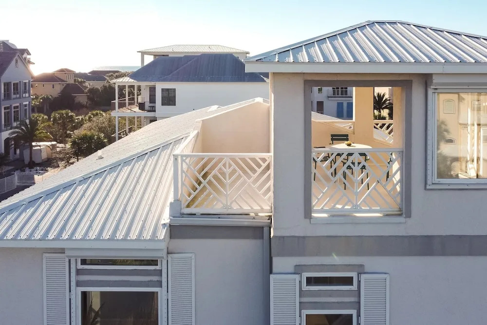 Topsail by Avantstay Bright Beachside Getaway w/ Pool & Ocean Views