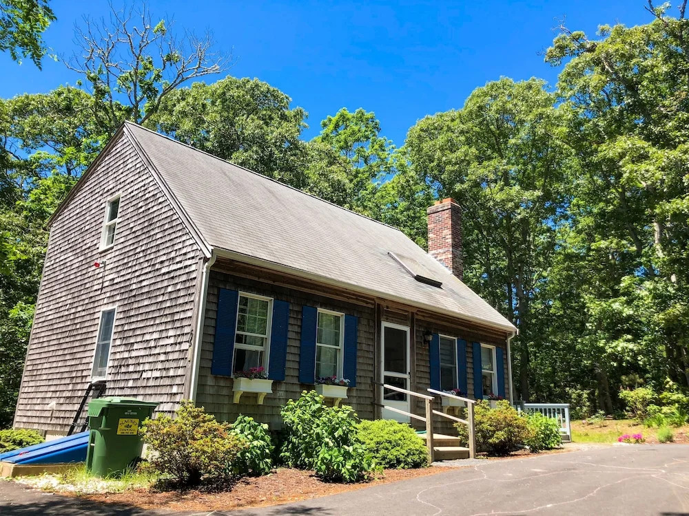 New Listing! Freshly Renovated : Near Beaches! 3 Bedroom Home