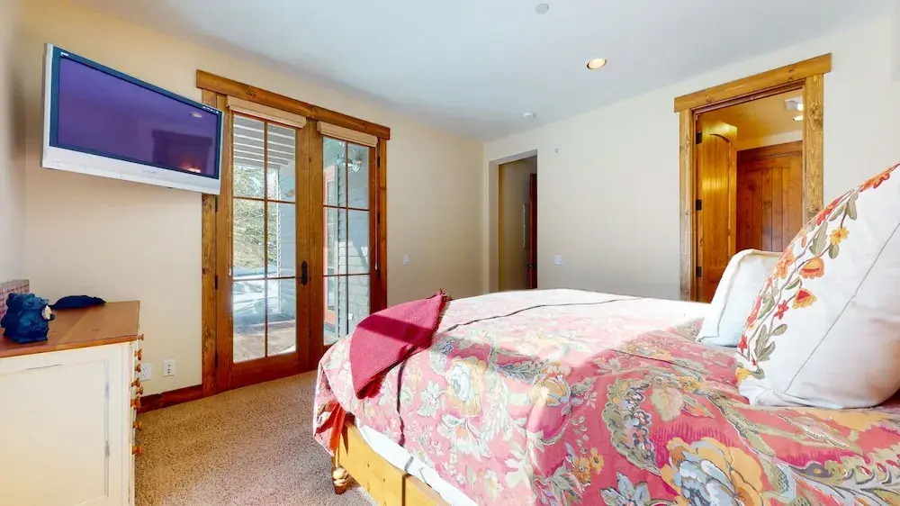 Snowcreek Vi The Lodges #1167 4 Bedroom Condo by RedAwning