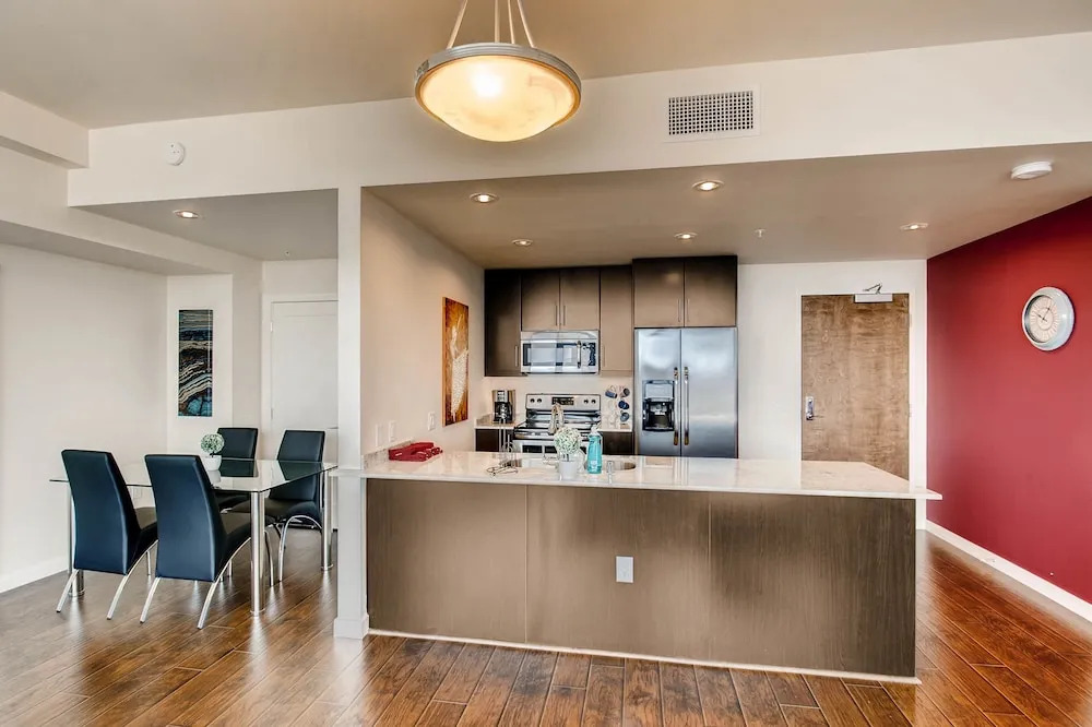 Executive Suite 2BR2BA Convention Center