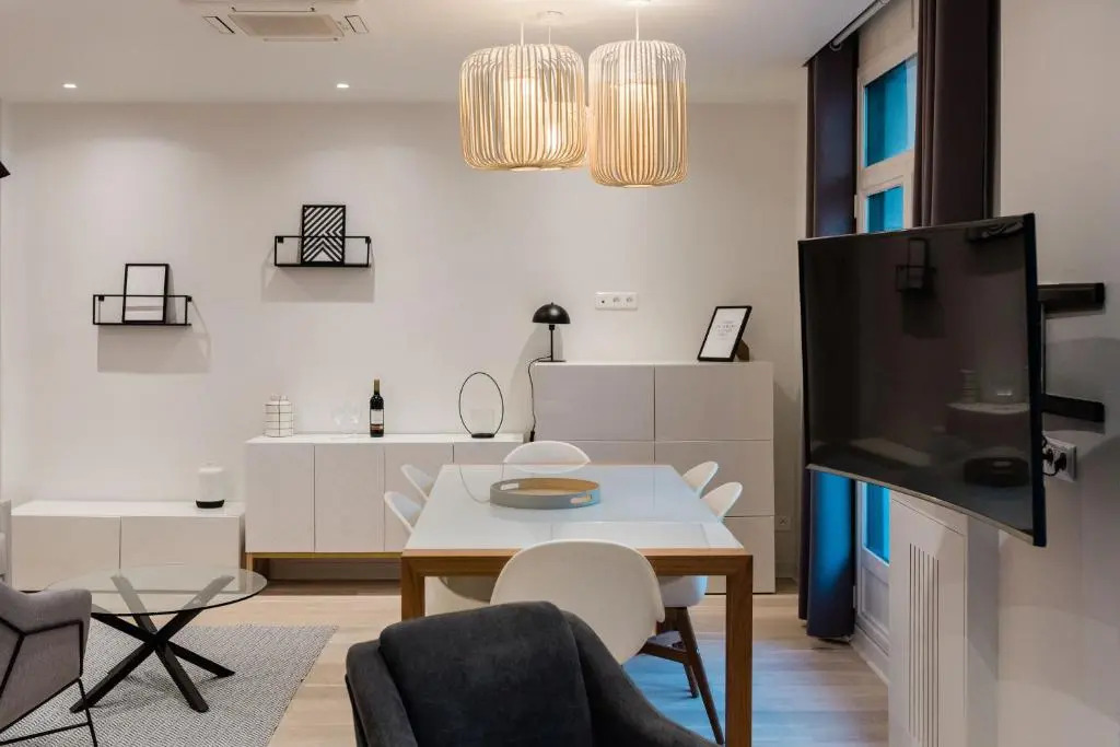 SUITE COCTEAU : au cœur de la Rive Gauche, neuf, design, 2/4/6 personnes