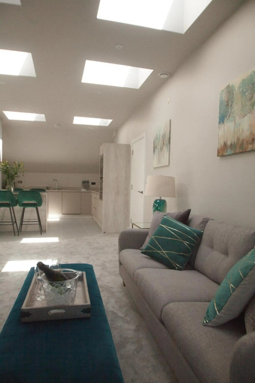 The Loft, Bootham House - luxury apartment with free onsite parking space