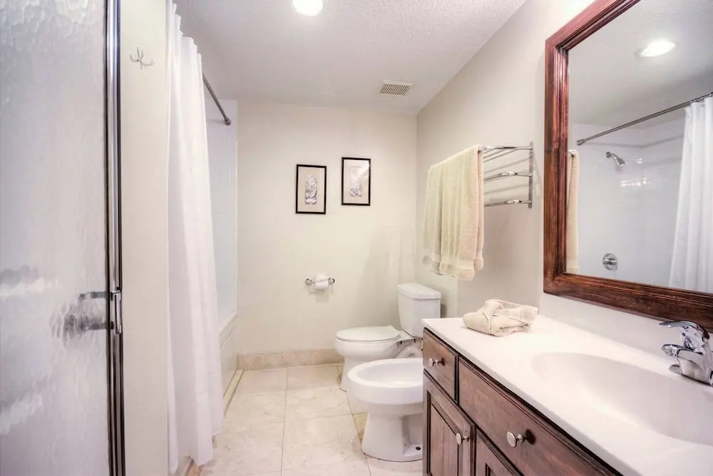 Le Golden Bay 1004 by Go Florida Condo, Sunny Isles
