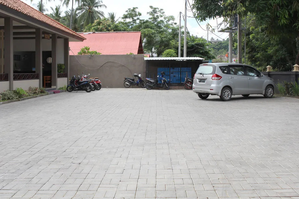 Airy Pantai Senggigi Raya KM 12 Lombok