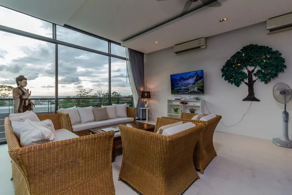 Villa Paradesa by Lofty