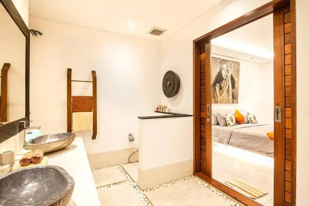 Villa Nikko I - 4Br Villa in Central Seminyak, Steps to Cafés & Shops