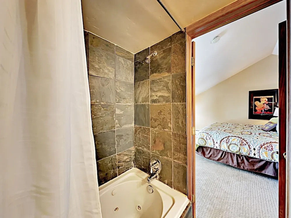 Roomy 3112 - 3 Br Townhouse