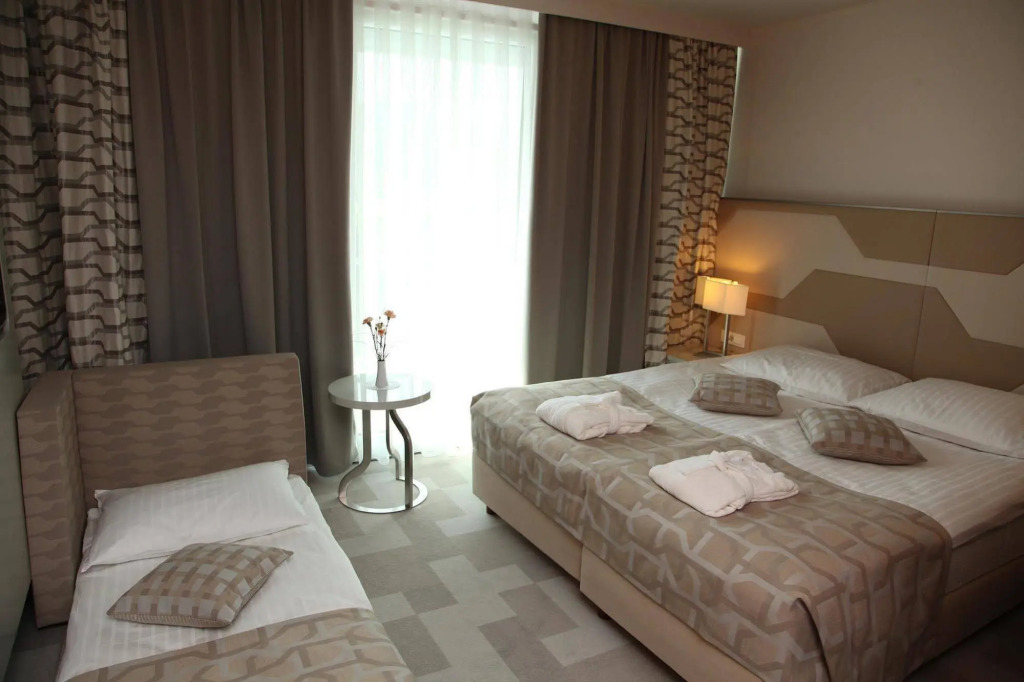 Lake View Mobile Homes with Thermal Riviera Tickets in Terme Čatež