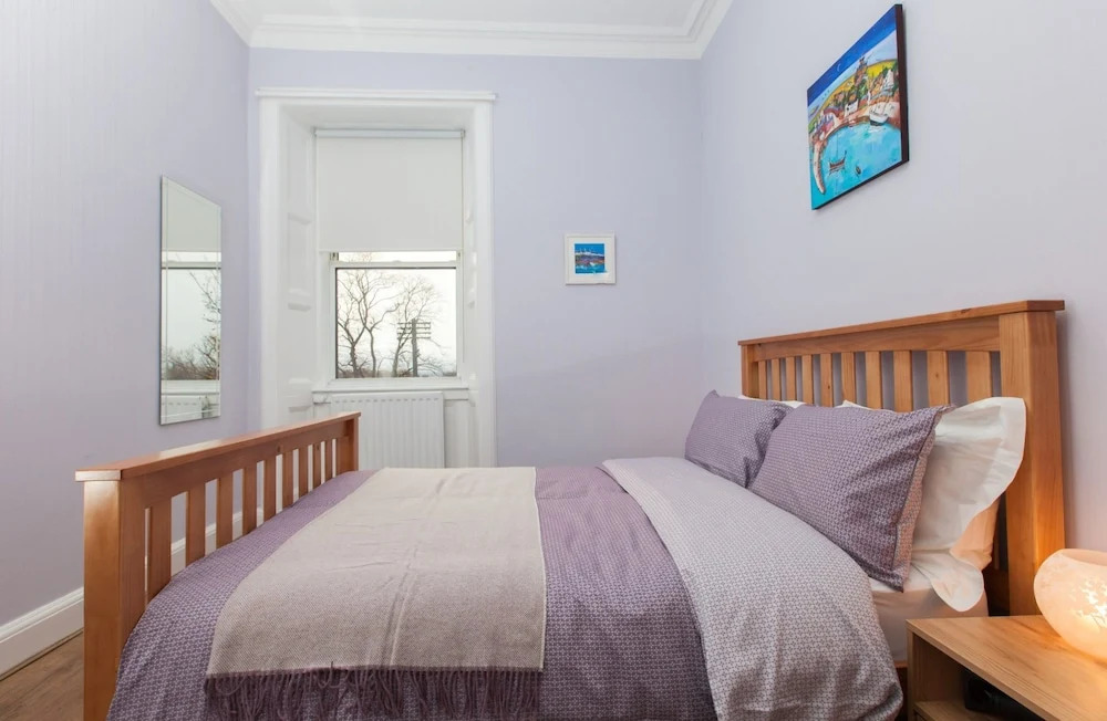Spacious 2-br Flat for 4 in Morningside