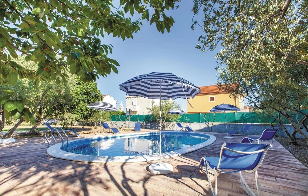 Beautiful Home in Kastel Stafilic With Wifi and 7 Bedrooms