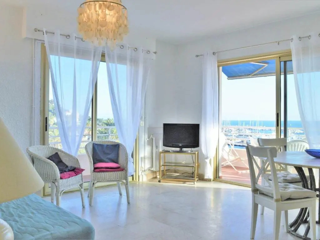 Appartement Le Lavandou, 2 pièces, 4 personnes - FR-1-251-287