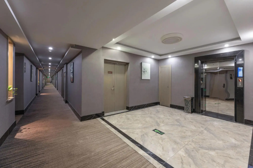 GYA Hotel (Tongxiang Century Avenue)