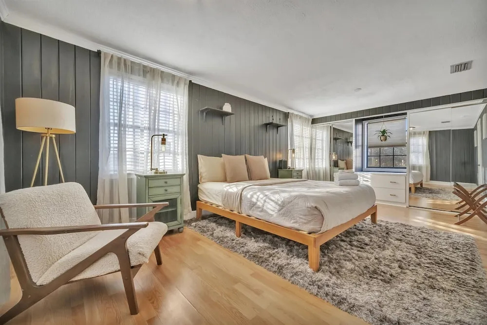 Swann Ave 2B Sleeps 6 Walk 2 Bayshore Hyde Park