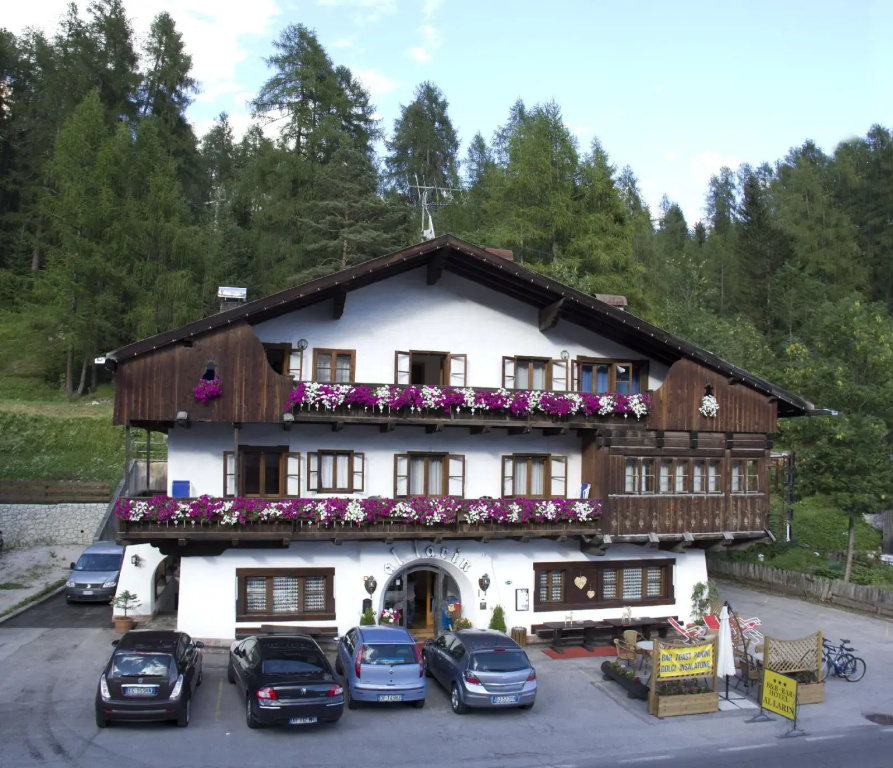 Hotel Al Larin