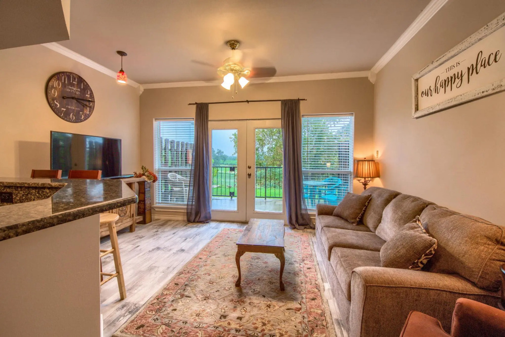 Riverside Condo SS 4B