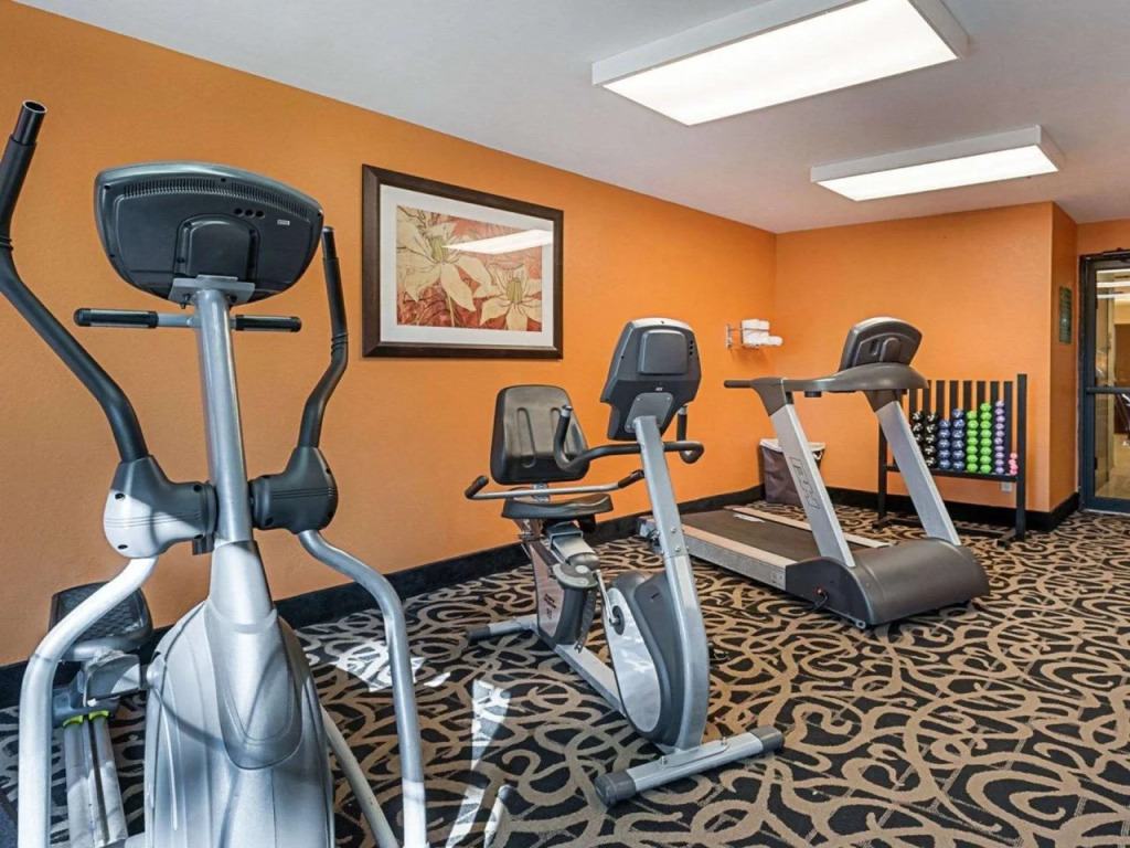 Quality Suites Sulphur