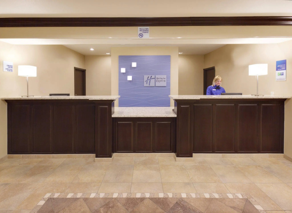 Holiday Inn Express & Suites - Omaha I - 80 by IHG