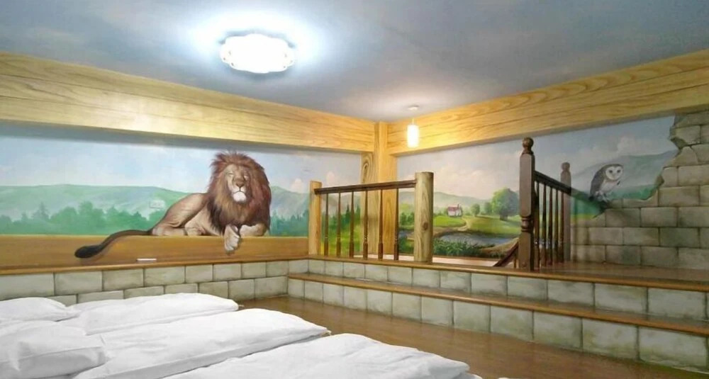 Happy Inn