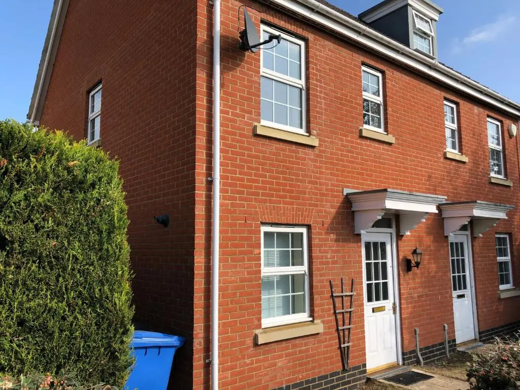 St Margarets House - Modern - 3 Bed Townhouse - Parking - Marvello Properties