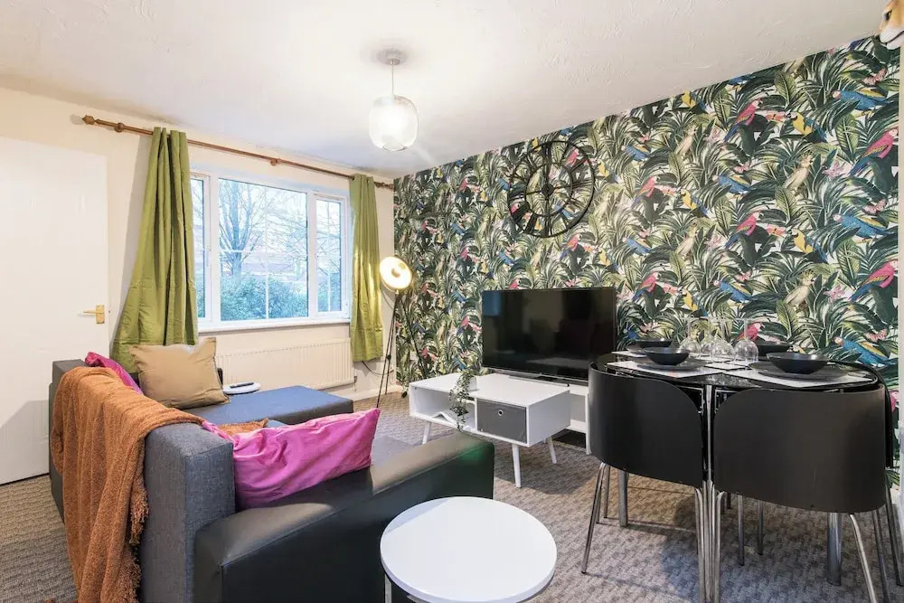 3-Bed House in Coventry with Free Parking & Private Garden By Sublime Stays