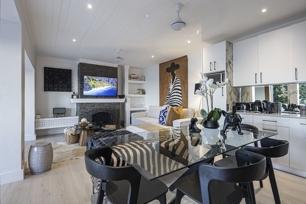 Clifton YOLO Spaces - Clifton Petite Villa