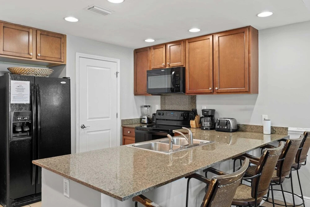 Sterling Breeze #604 Beachfront Condo w/ Balcony, Pool, Hot Tub & Pier Park