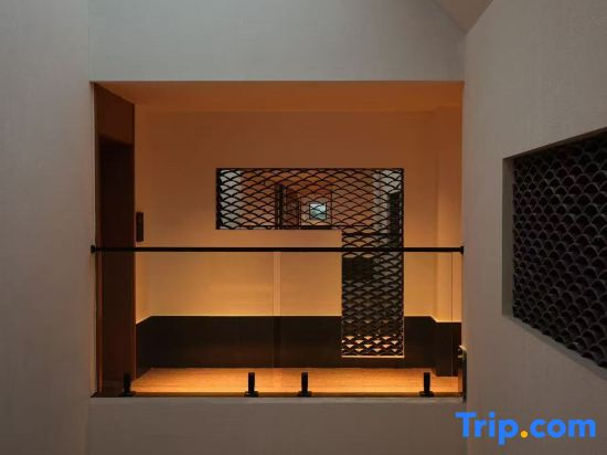 Ninghai Qiantongguzhen Immersing Hotel