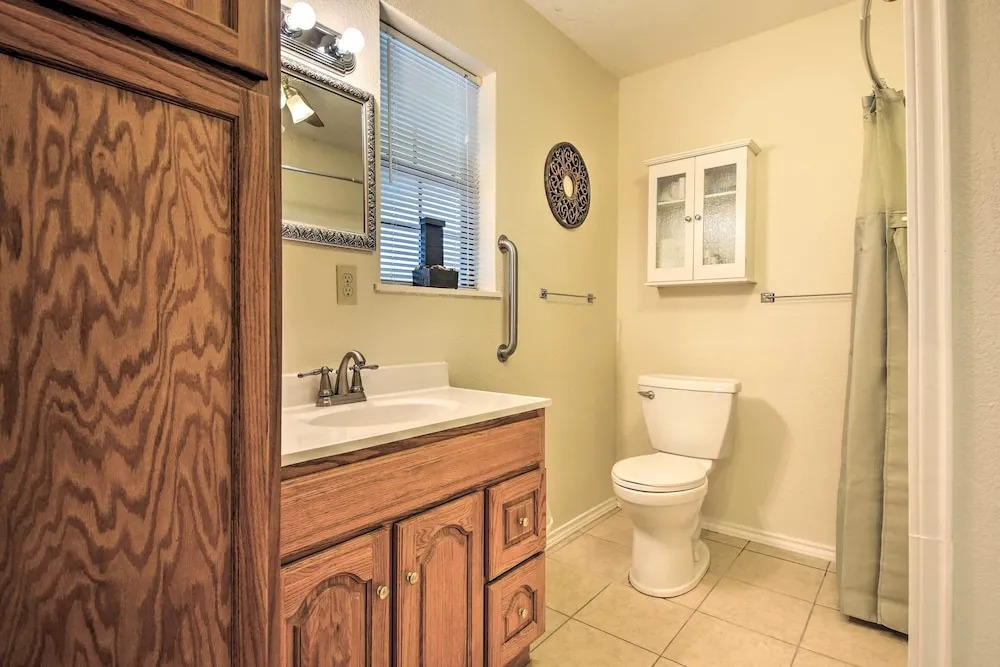 Cozy Canyon Lake Cottage: 1 Mi to Guadalupe River!