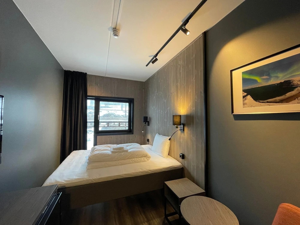 Arctic Sea Hotel