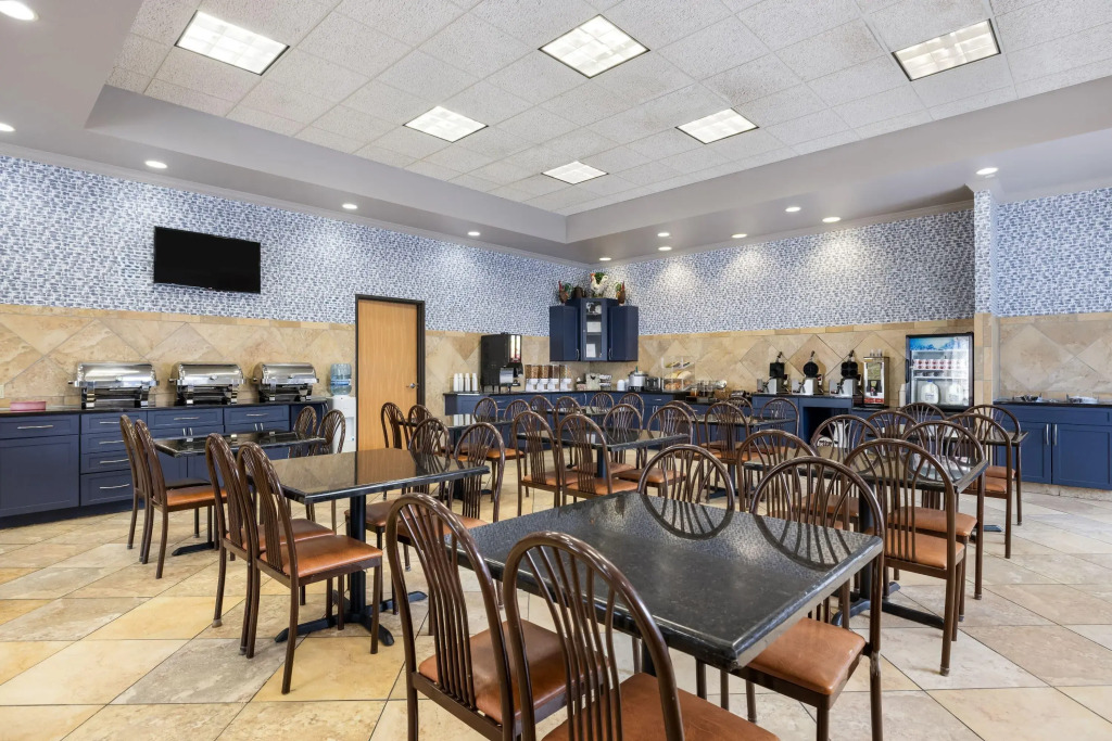 AmericInn by Wyndham Aberdeen Event Center