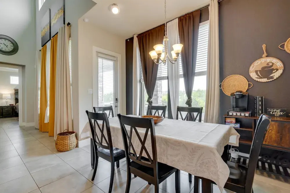 Spacious San Antonio Home: 4 Mi to Seaworld!