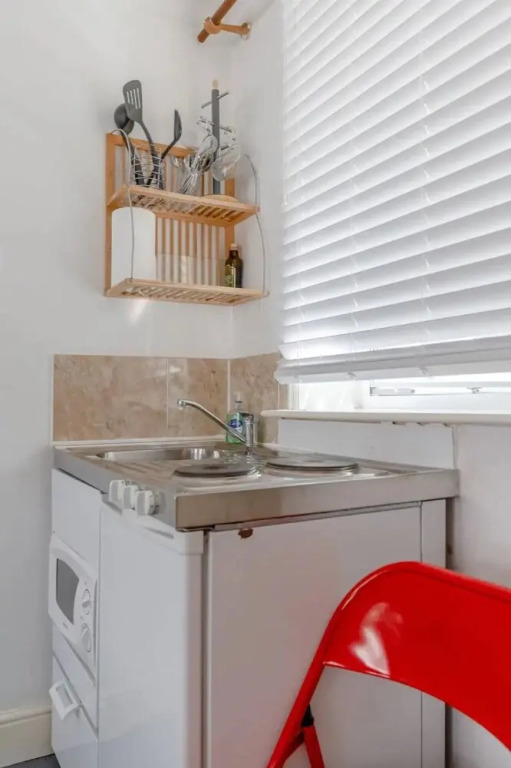 Cosy Self-contained Studio in Aldgate