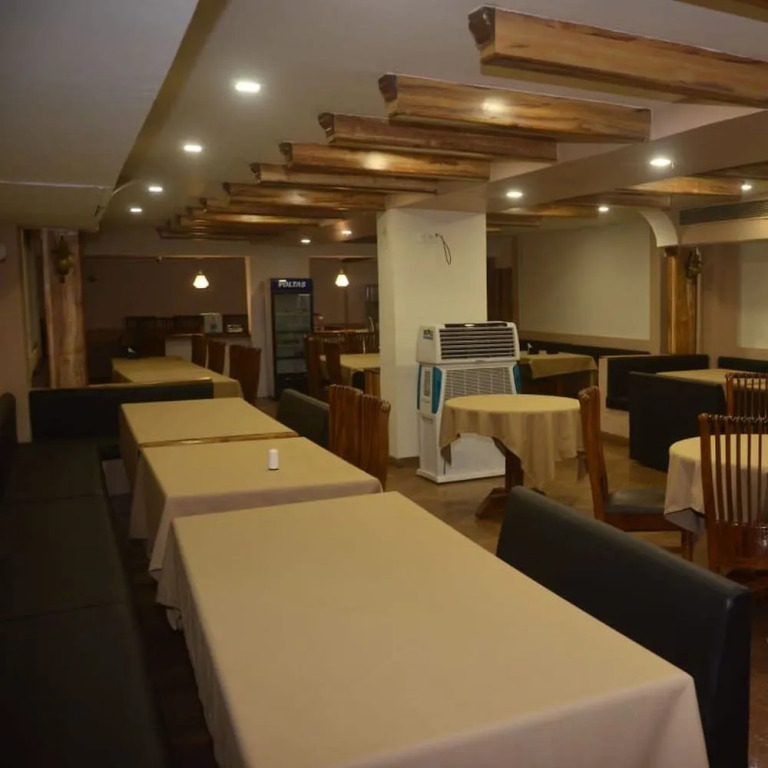 Hotel Poonam