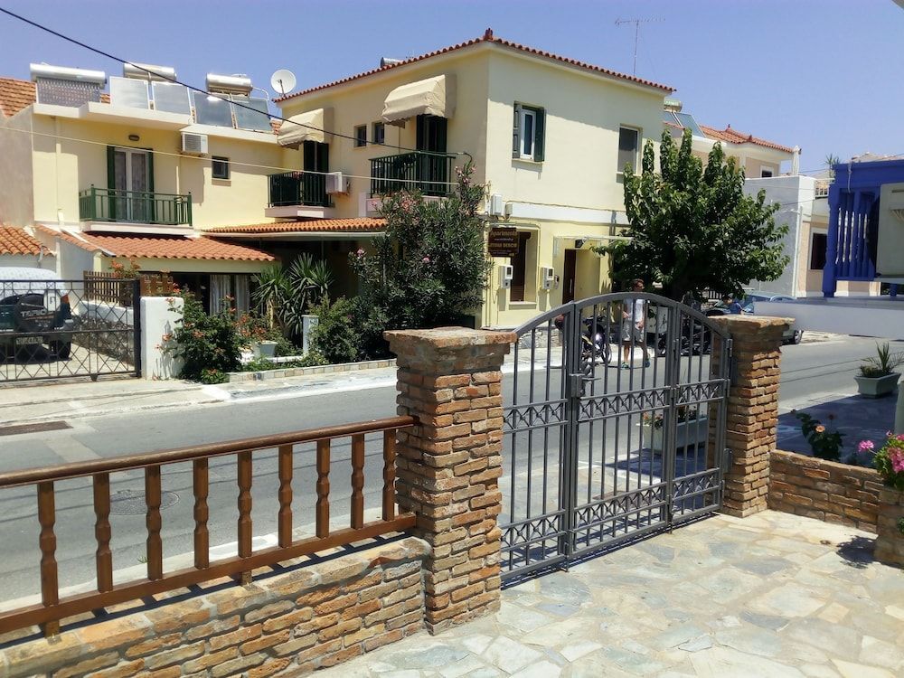 Tarsanas Apartments