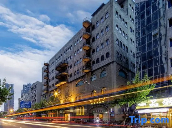 Chengdu Tianren Grand Hotel