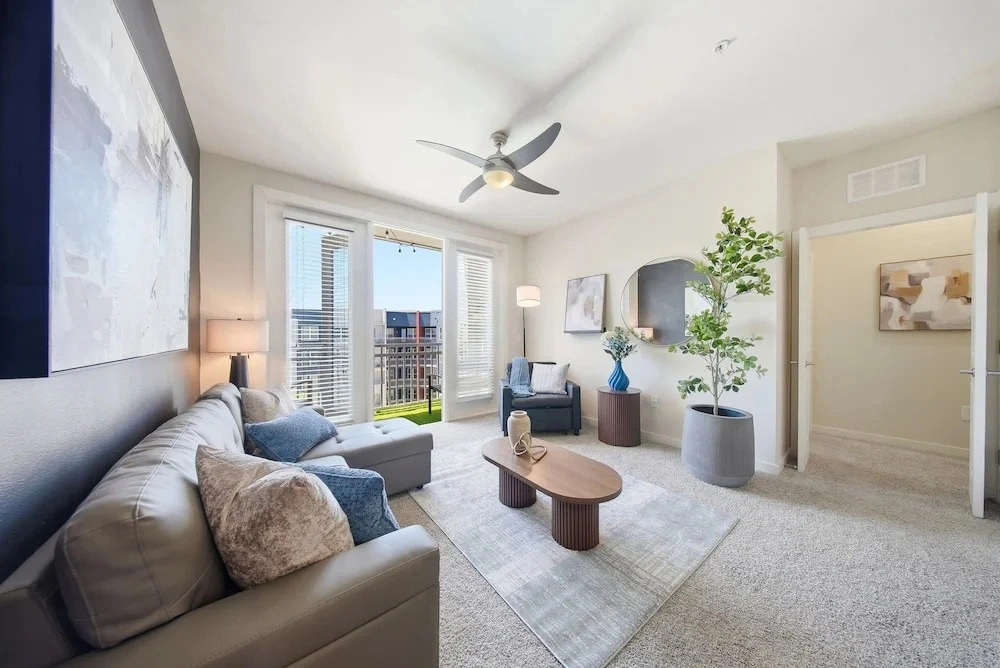 Modern 2BR w Pool Pet-friendly Unit 19
