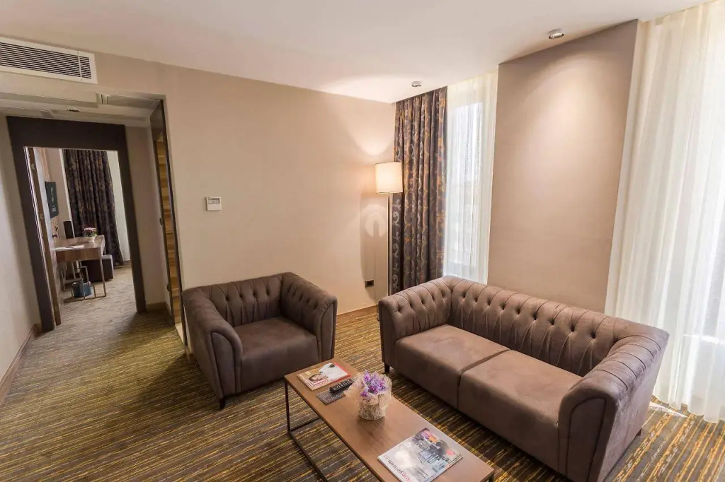 Shimall Hotel