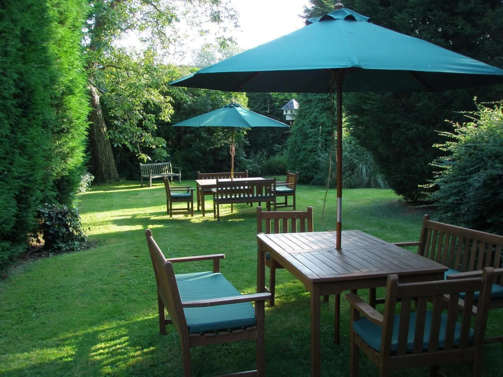 Cornfields Hotel & Restaurant