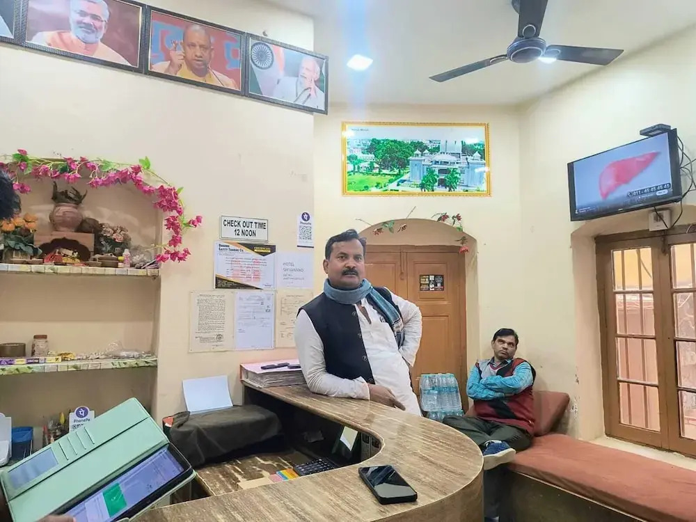 OYO 70117 Shivanand Hotel