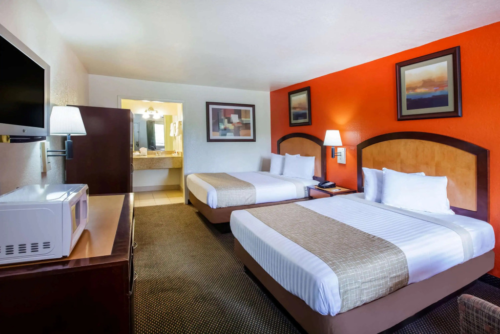 Travelodge by Wyndham Houston Hobby Airport