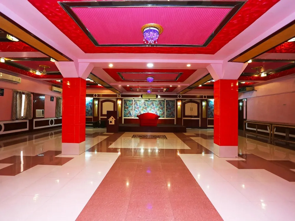 OYO 15468 Hotel Sharda