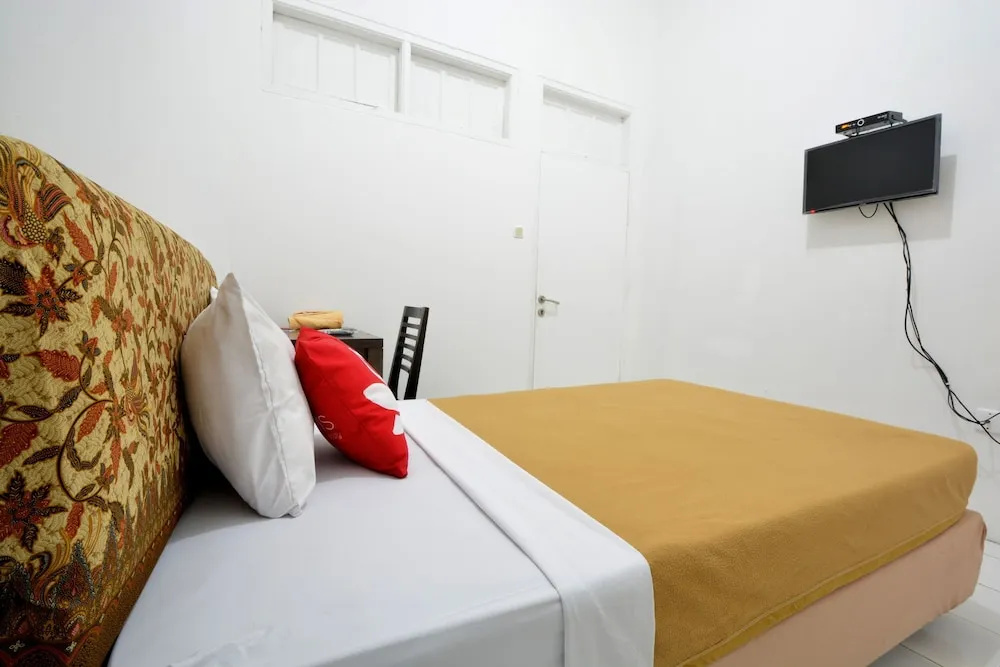 ZEN Rooms Basic Near Pasar Baru