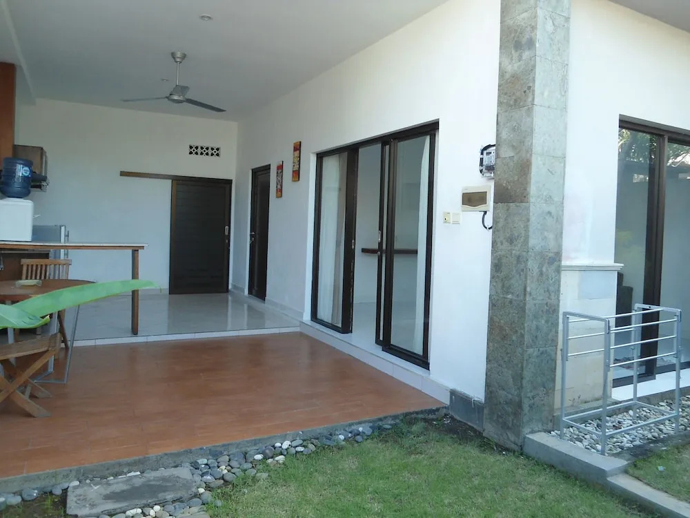 Arya Residence