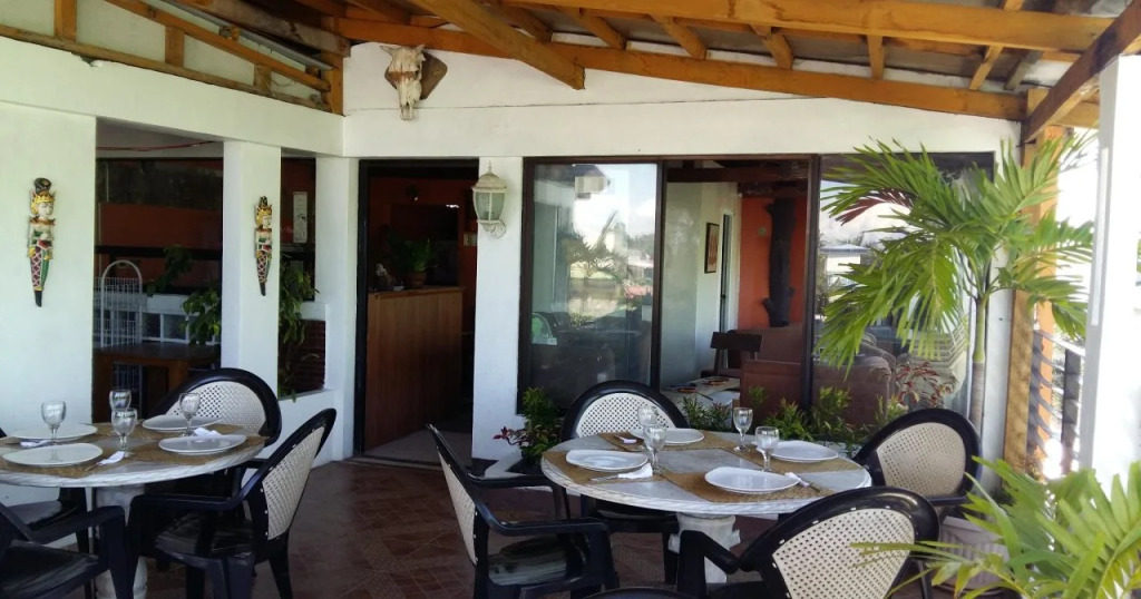 Antonios Pension House