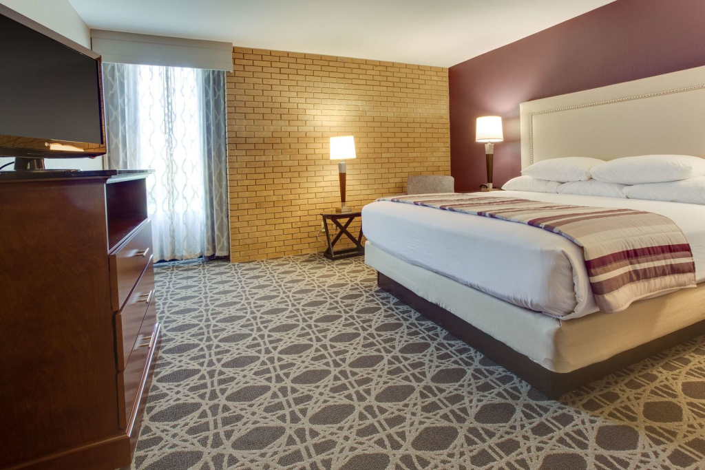 Drury Inn & Suites Louisville East